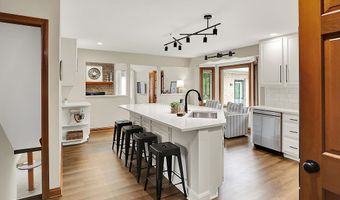 369 Rodeo Dr, Indianapolis, IN 46217