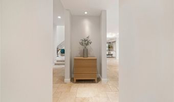 15850 Seville Ln, Encino, CA 91436