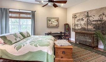 110 17th St, Apalachicola, FL 32320