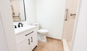 2421 Regency Dr, Biloxi, MS 39532
