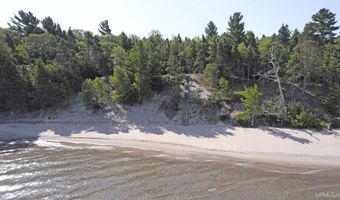 6313 Five Mile Point Rd, Allouez, MI 49805
