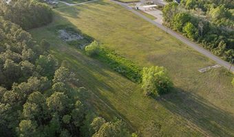 Anthony St, Baxley, GA 31513