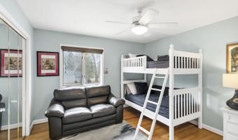 1415 W Hawthorne St, Arlington Heights, IL 60005