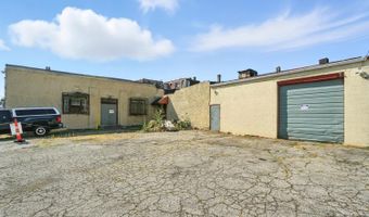 6105 Vine St, Cincinnati, OH 45216