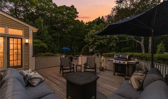 19 Cassandra Ln, North Kingstown, RI 02852