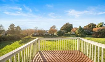 704 Fairway Dr 704, Middletown, RI 02842