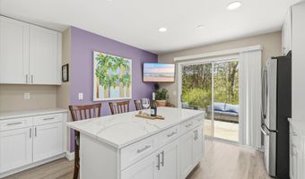 5 ELM Ct, Barnegat, NJ 08005