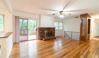1226 Wissmann Dr, Ballwin, MO 63011