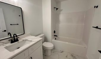 18 Somerset Dr, Appomattox, VA 24522