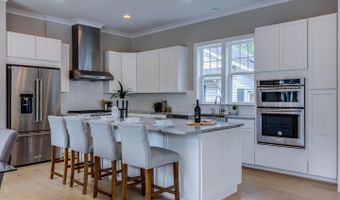 934 19TH St S, Arlington, VA 22202