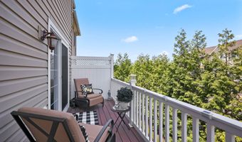 14 White Oak Ln, Aberdeen, NJ 07747