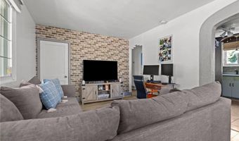 9 Kitchener Rd, Johnston, RI 02919