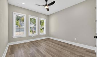 614 PINCKNEY Dr, Apollo Beach, FL 33572