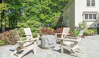 158 Kettle Hole Rd, Bolton, MA 01740
