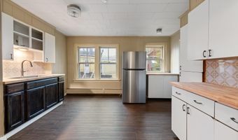 28 Central Sq, Bristol, NH 03222
