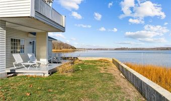 99 Smith St, Bristol, RI 02809