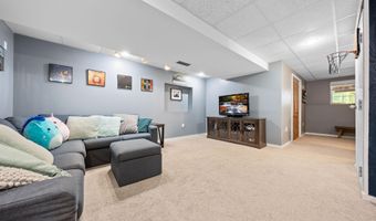 1658 PINEWIND Dr, Alburtis, PA 18011