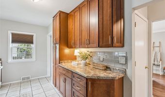 3109 Holcomb Ave, Des Moines, IA 50310