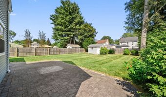21 Oakwood Mnr, Cromwell, CT 06416