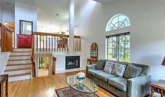 101 Cardinal Dr, North Kingstown, RI 02852