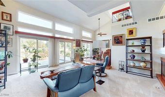 563 E Acadia Pt, Aurora, OH 44202