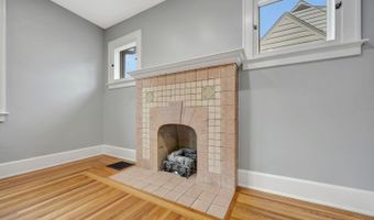 5516 Raceview Ave, Cincinnati, OH 45248