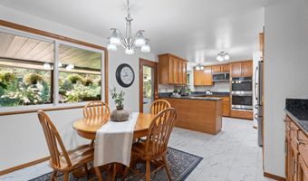 7225 SW JUNIPER Ter, Beaverton, OR 97008