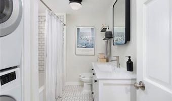 29 Bacheller St, Newport, RI 02840