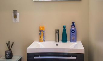 422 60TH St NE, Washington, DC 20019