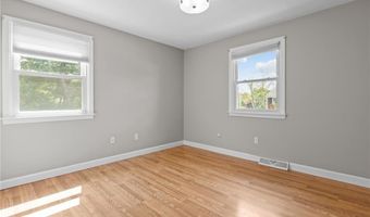 19 Irondale St, Warwick, RI 02886