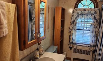 536 Old Glen Ave, Berlin, NH 03570