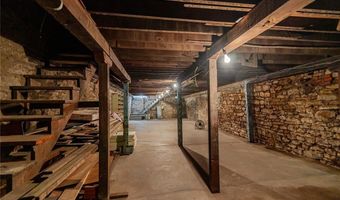 710 Commercial St, Atchison, KS 66002