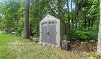 1672 E Ryan Woods Cir, Allegan, MI 49010