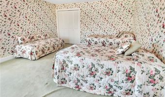 7 Jenckes Ct, Narragansett, RI 02882