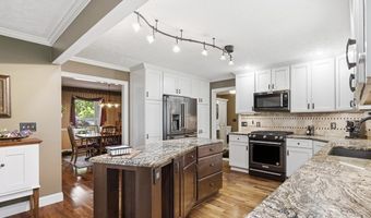 2316 Woodview Ct, Ashland, OH 44805