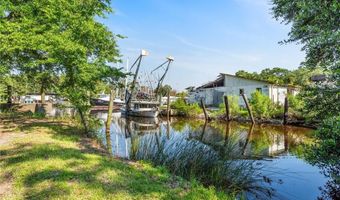 13745 Seaman Ave, Bayou La Batre, AL 36509