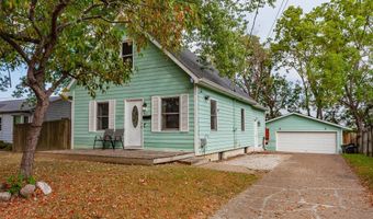 412 E Gray St, Des Moines, IA 50315