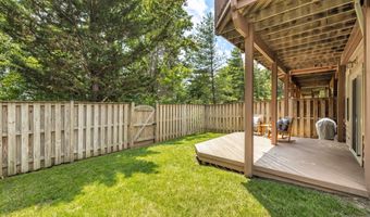 6747 APPLEMINT Ln, Alexandria, VA 22310