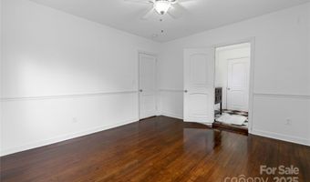 4010 Hiddenbrook Dr, Charlotte, NC 28205