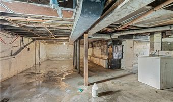 1302 Irwin St, Aliquippa, PA 15001