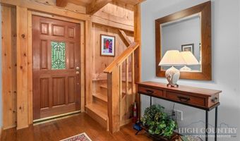 221 White Oak Trl, Banner Elk, NC 28604