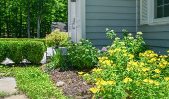 28 Rock Cut Rd, Bridgewater, CT 06752