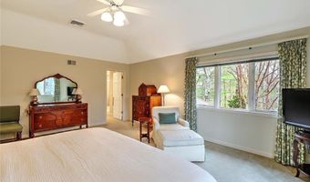 60 Pheasant Dr, East Greenwich, RI 02818