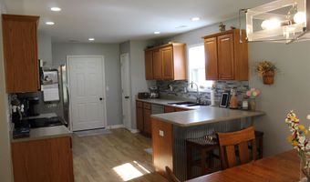 811 Thomas Dr, Angola, IN 46703