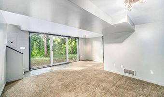 1020 Traver Ct, Ann Arbor, MI 48105