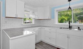 219 E Clinton St, Autryville, NC 28318
