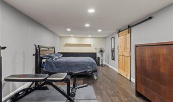 33 Fairhaven Rd, Cumberland, RI 02864