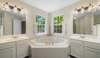 235 W HOPE Ct, Bear, DE 19701