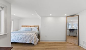 102 Lincoln Ave, East Providence, RI 02915