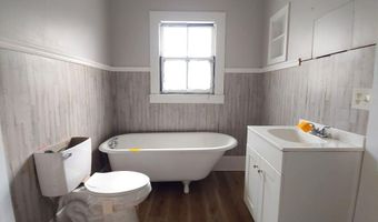 105 5th St, Abbeville, LA 70510